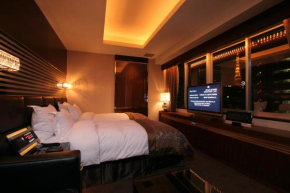 HOTEL THE GLANZ